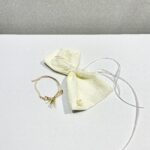 ΜΑΡΤΥΡΙΚΑ ΚΟΡΙΤΣΙ ΜΕ ΧΡΥΣΟ ΣΤΑΥΡΟ