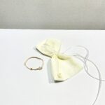 ΜΑΡΤΥΡΙΚΑ ΚΟΡΙΤΣΙ ΜΕ ΧΡΥΣΟ ΣΤΑΥΡΟ