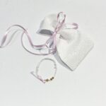 ΜΑΡΤΥΡΙΚΑ ΚΟΡΙΤΣΙ ΜΕ ΧΡΥΣΟ ΣΤΑΥΡΟ