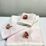 ΛΑΔΟΠΑΝΑ ΚΟΡΙΤΣΙ ΜΕ ΛΟΥΛΟΥΔΙ